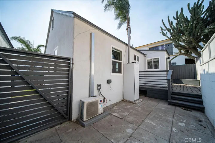1407 W 80th Street, Los Angeles, California 90047