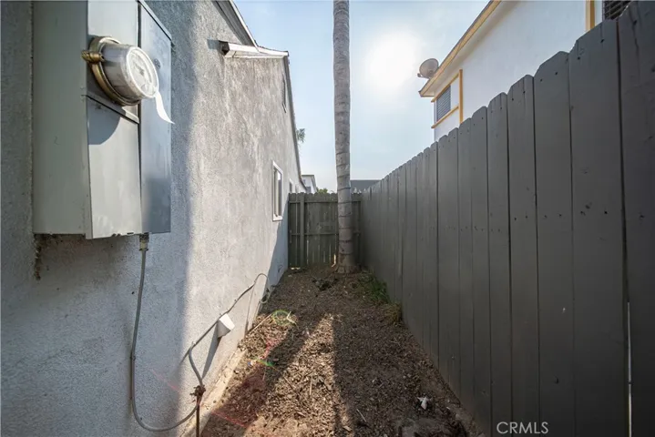 1407 W 80th Street, Los Angeles, California 90047
