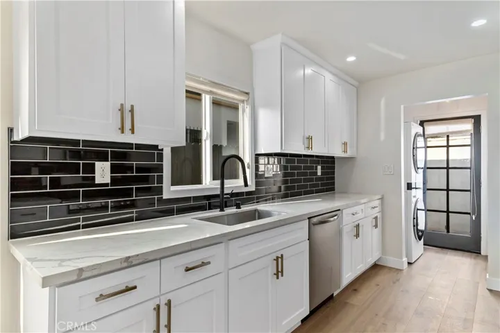 1407 W 80th Street, Los Angeles, California 90047