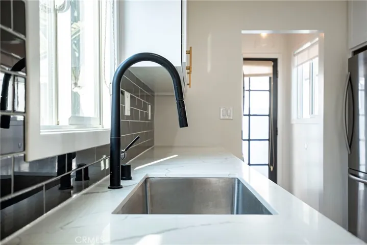 1407 W 80th Street, Los Angeles, California 90047