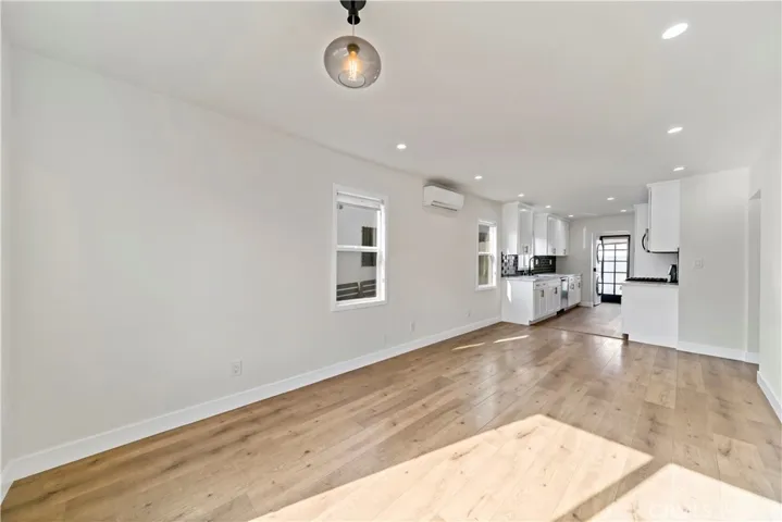 1407 W 80th Street, Los Angeles, California 90047