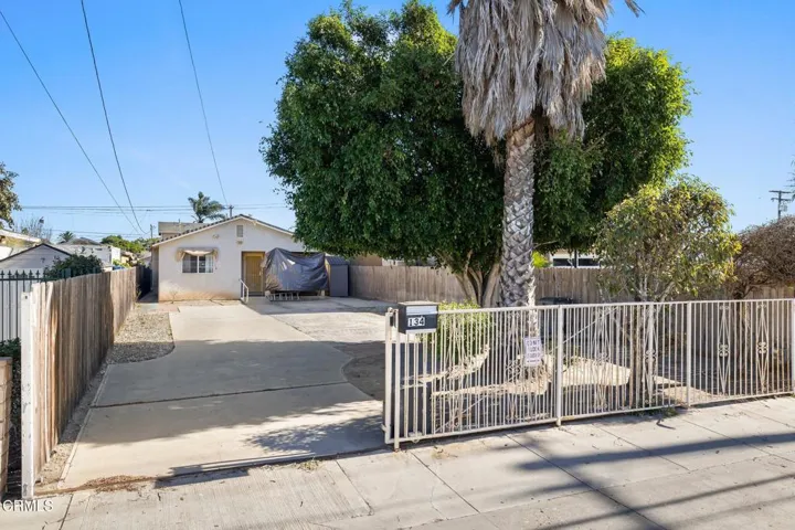 5-web-or-mls-UpmarketMedia-134NHay-65a