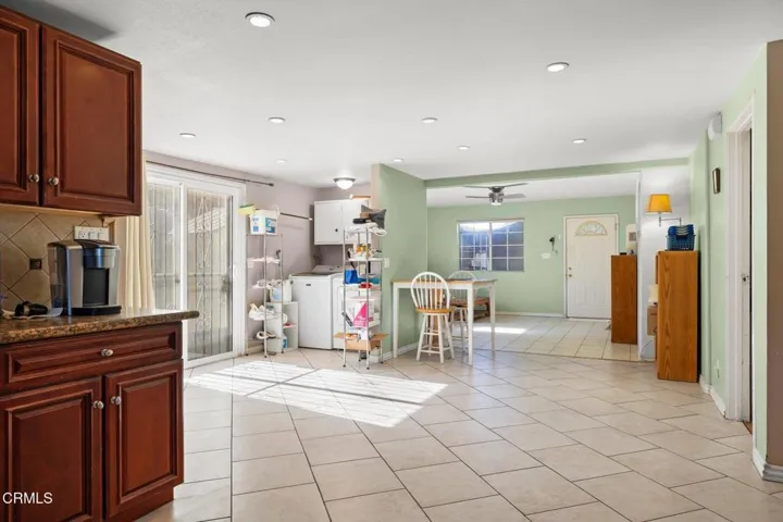 13-web-or-mls-UpmarketMedia-134NHay-45