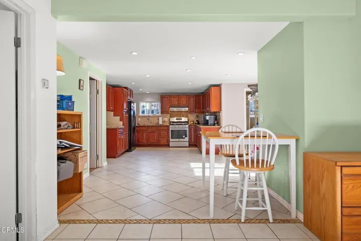 8-web-or-mls-UpmarketMedia-134NHay-30