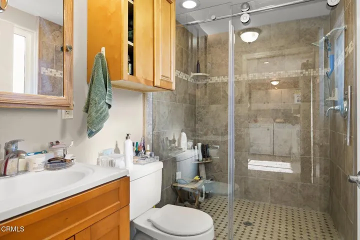 21-web-or-mls-UpmarketMedia-134NHay-3