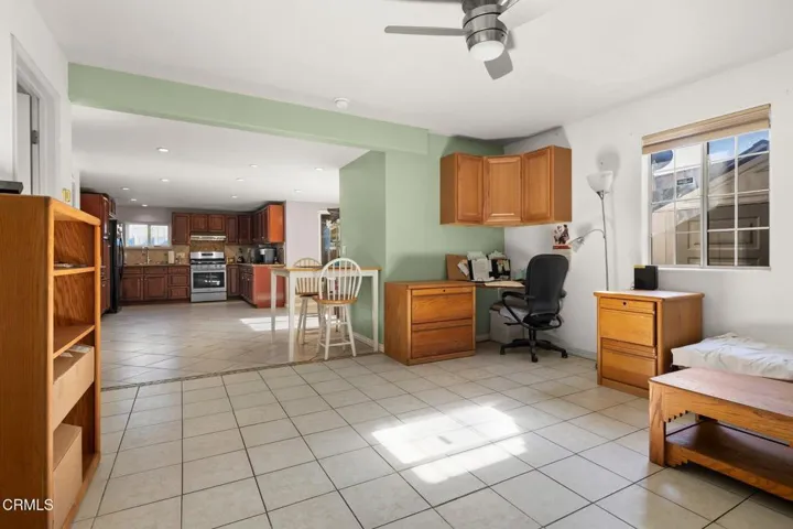 6-web-or-mls-UpmarketMedia-134NHay-24