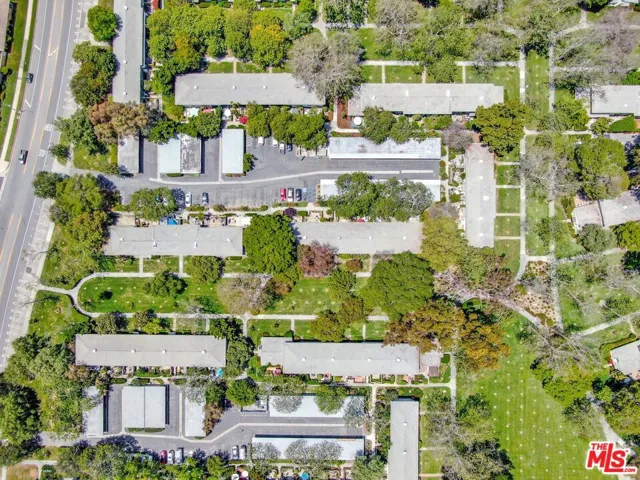 5372 Village, Los Angeles, California 90016