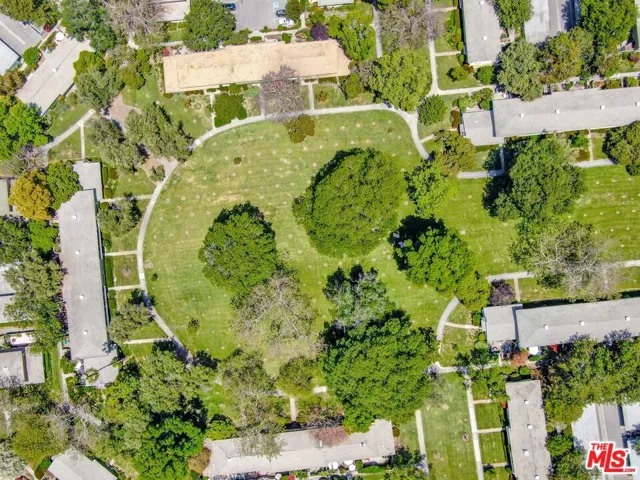 5372 Village, Los Angeles, California 90016