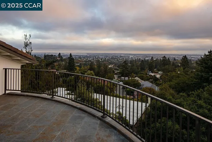 5612 La Salle Ave, Oakland, California 94611