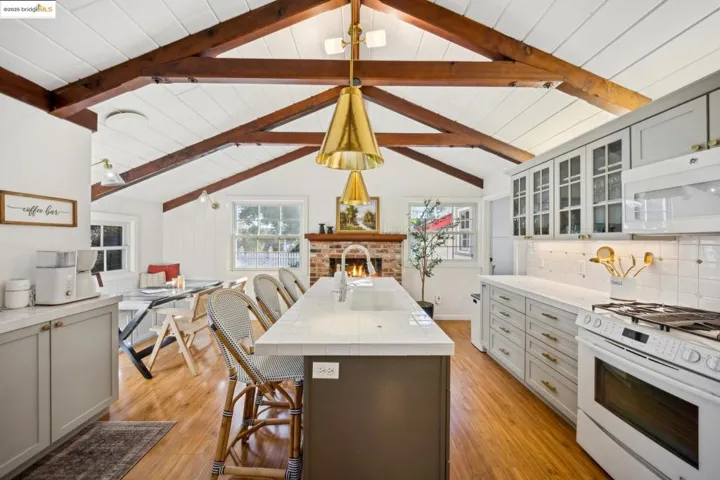 175 Lavell Rd, Santa Rosa, California 95403