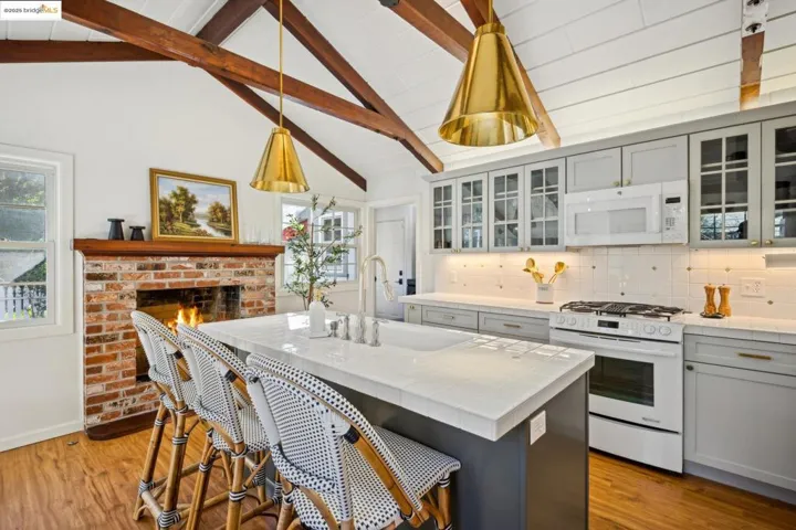 175 Lavell Rd, Santa Rosa, California 95403