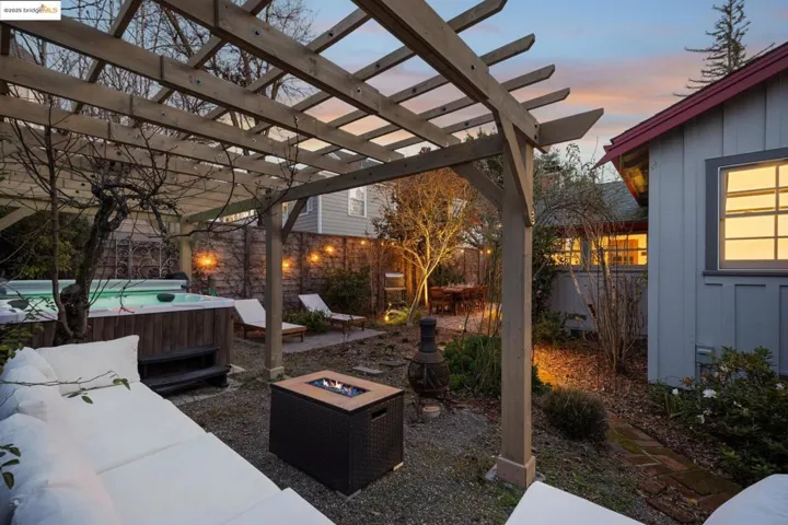 175 Lavell Rd, Santa Rosa, California 95403