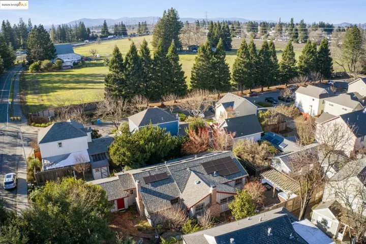 175 Lavell Rd, Santa Rosa, California 95403