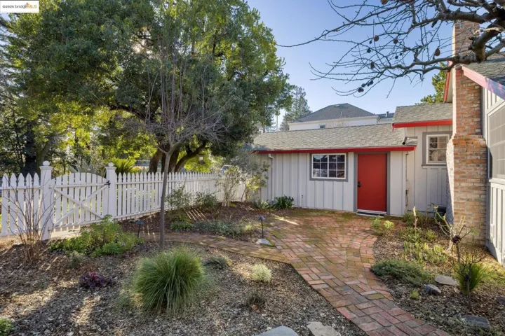 175 Lavell Rd, Santa Rosa, California 95403