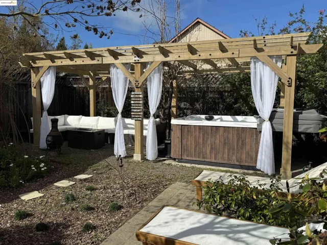 175 Lavell Rd, Santa Rosa, California 95403