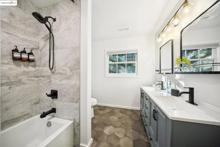175 Lavell Rd, Santa Rosa, California 95403