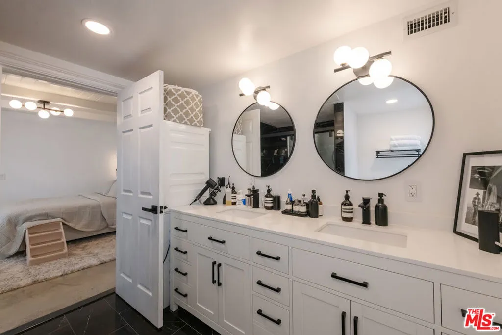 3011 Clune Avenue, Venice, California 90291 home-pic-33