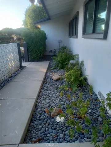 Entry to front door