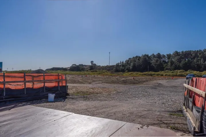 Entrance off Airport Street