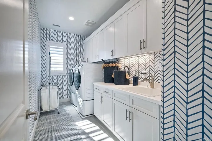 734 Adelaide Circle, Encinitas, California 92024