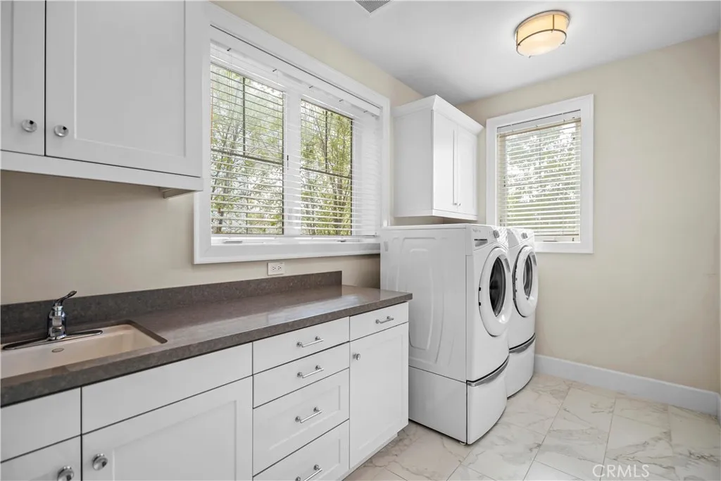 4 Summer House Lane, Newport Beach, California 92660 home-pic-33