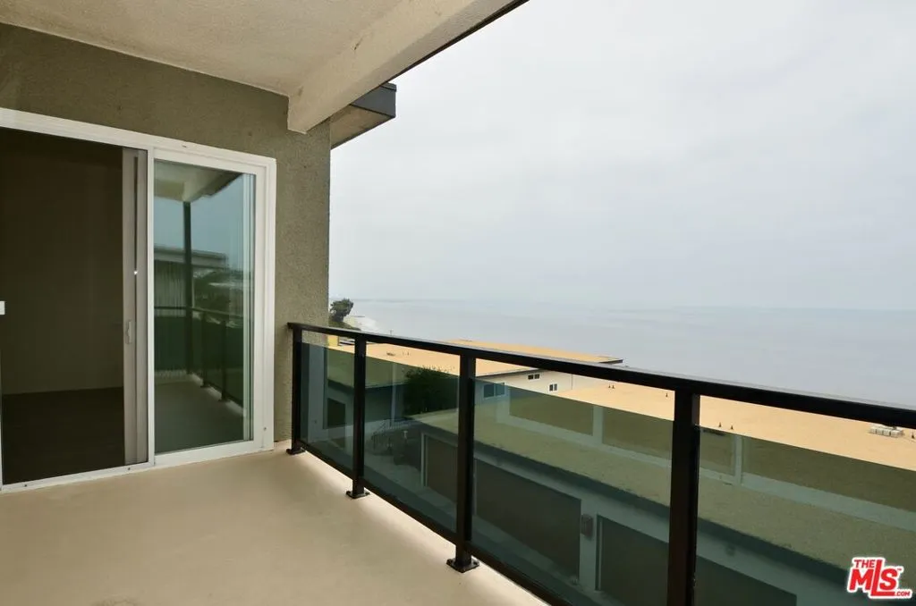 18069 Coastline Drive 9, Malibu, California 90265, 2 Bedrooms Bedrooms, ,2 BathroomsBathrooms,Residential Lease,For Rent,Coastline,25482281