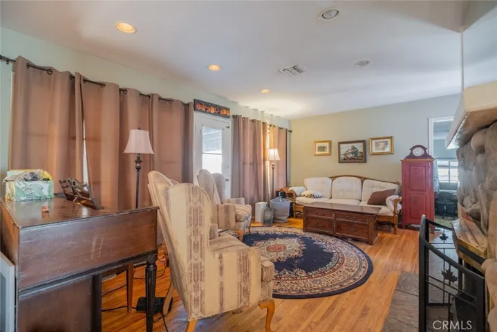7746 Nestle Avenue, Reseda, California 91335
