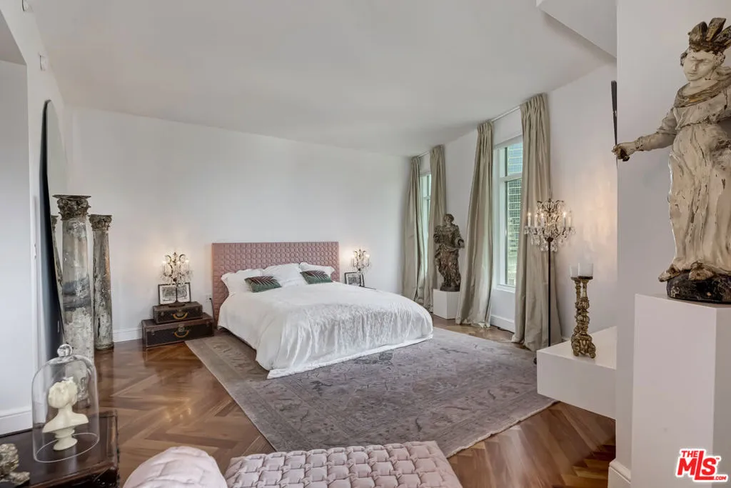1 W Century Drive 17c, Los Angeles, California 90067 home-pic-4
