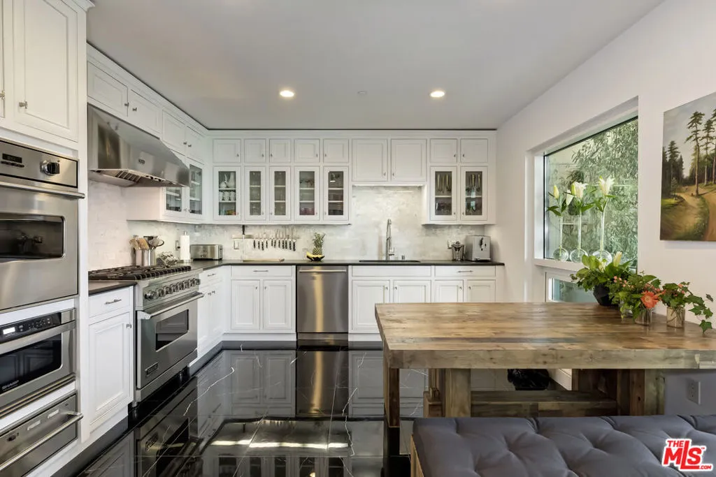 1 W Century Drive 17c, Los Angeles, California 90067 home-pic-3