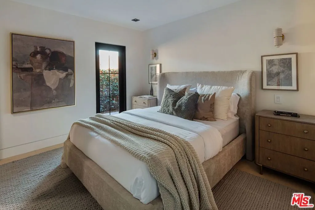 1300 Shadybrook Drive, Beverly Hills, California 90210 home-pic-17