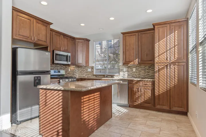 1188 Golden Amber Ln-8