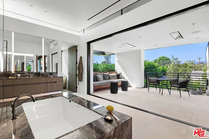1115 Georgina Avenue, Santa Monica, California 90402