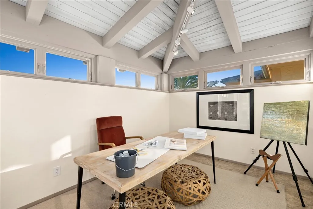 47 Linda Island, Newport Beach, California 92660 home-pic-33