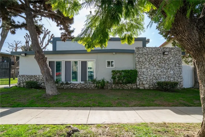 128 E Wakefield Avenue, Anaheim, California 92802