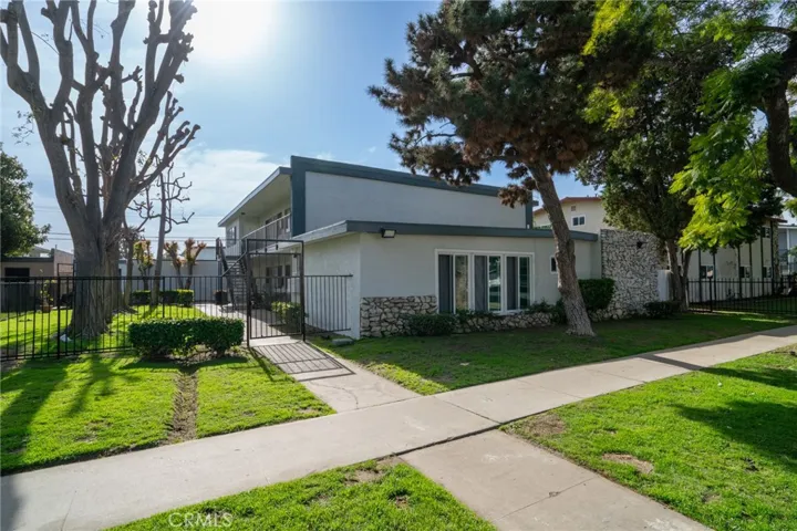 128 E Wakefield Avenue, Anaheim, California 92802