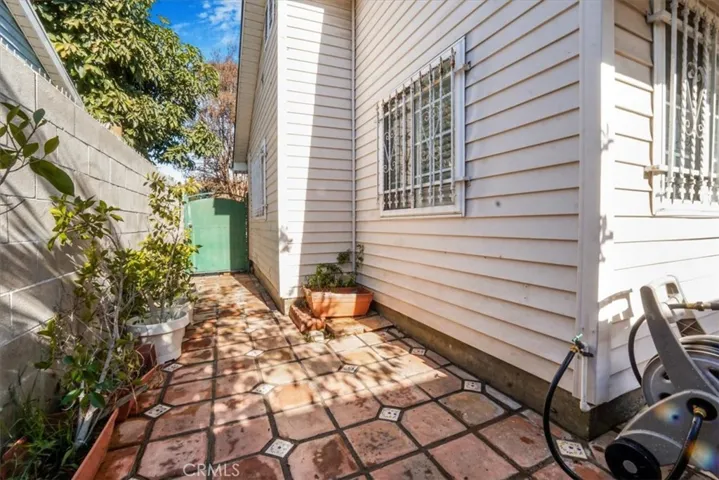 2502 Santa Ana Boulevard N, Los Angeles, California 90059