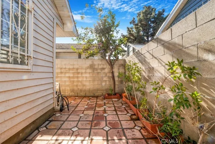 2502 Santa Ana Boulevard N, Los Angeles, California 90059