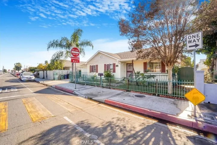 2502 Santa Ana Boulevard N, Los Angeles, California 90059
