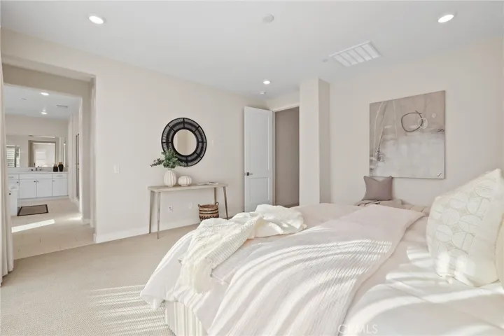 645 Athos, Lake Forest, California 92630