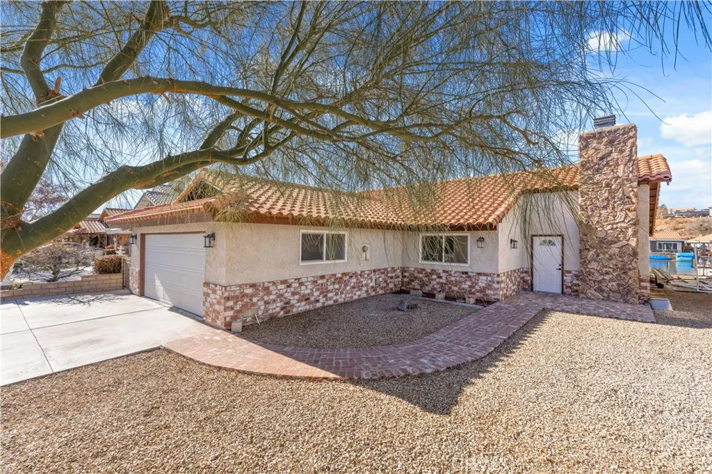 13710 White Sail Drive, Victorville, California 92395 home-pic-2