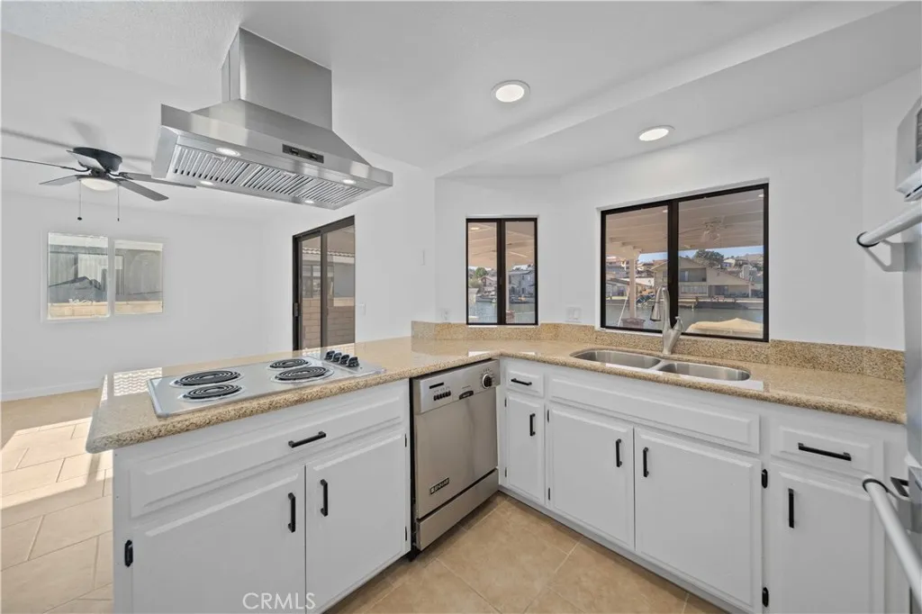 13710 White Sail Drive, Victorville, California 92395 home-pic-8