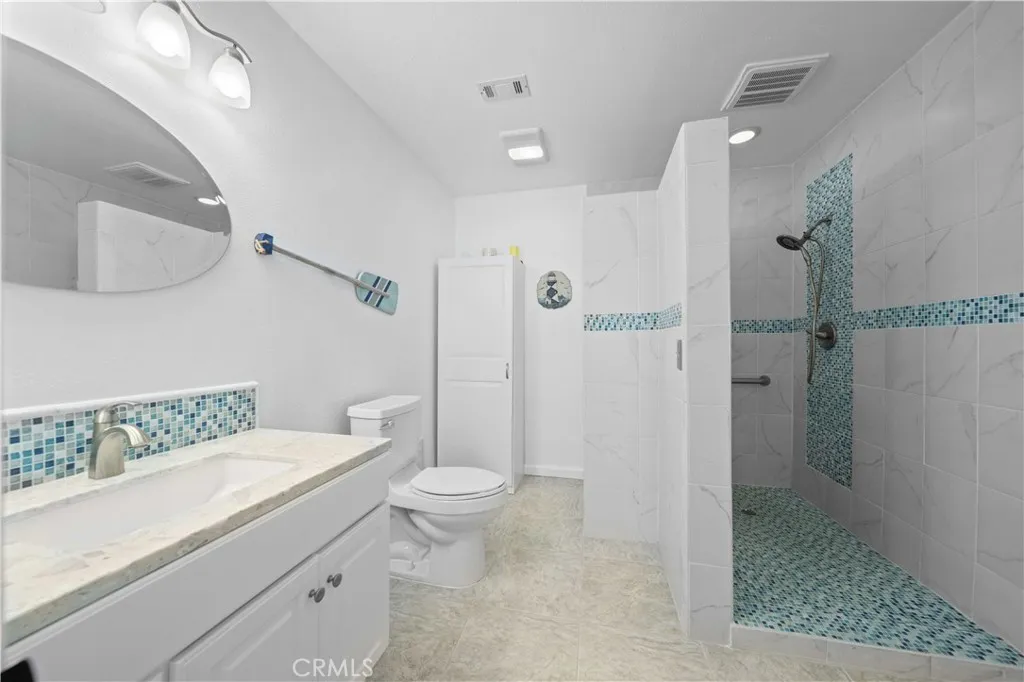 13710 White Sail Drive, Victorville, California 92395 home-pic-15