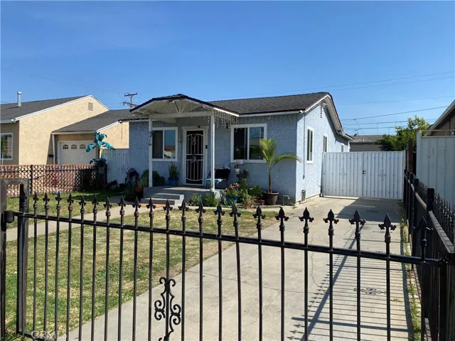 3918 E 53rd Street, Maywood, California 90270