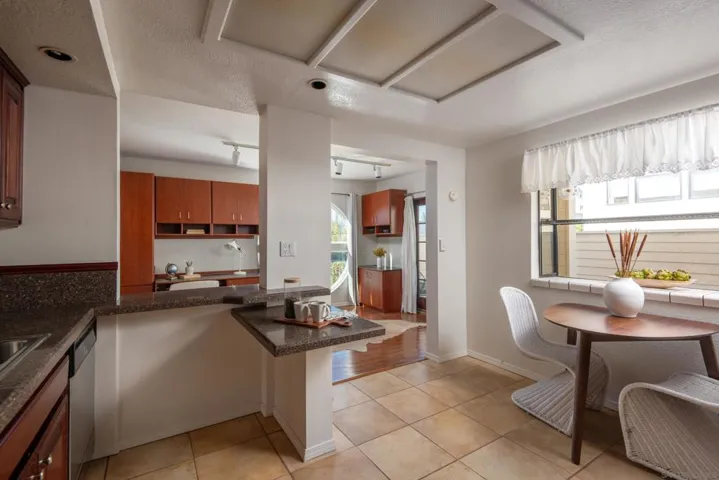 7585 Eads E, La Jolla, California 92037
