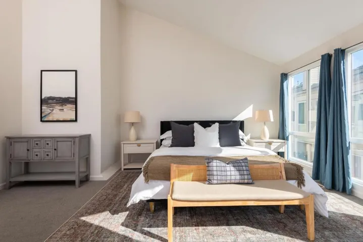 7585 Eads E, La Jolla, California 92037