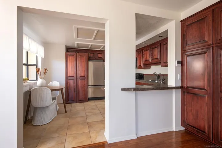 7585 Eads E, La Jolla, California 92037
