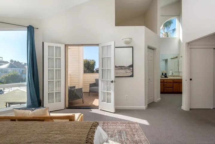 7585 Eads E, La Jolla, California 92037