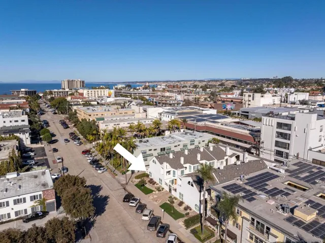 7585 Eads E, La Jolla, California 92037