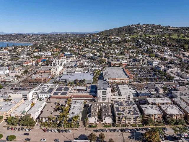 7585 Eads E, La Jolla, California 92037