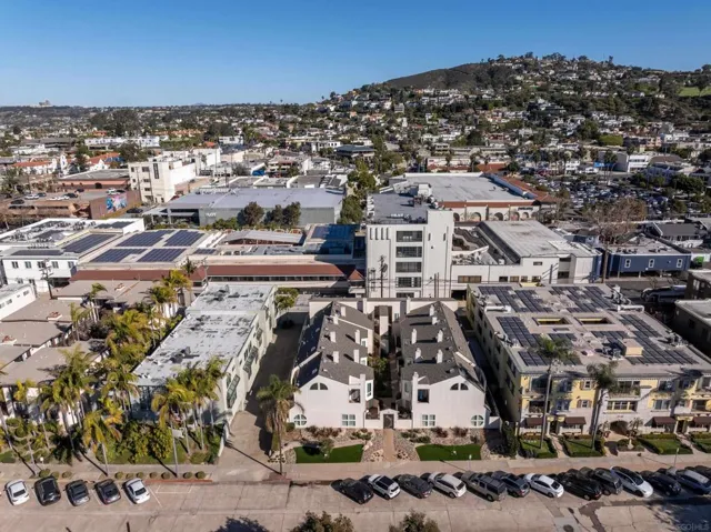 7585 Eads E, La Jolla, California 92037